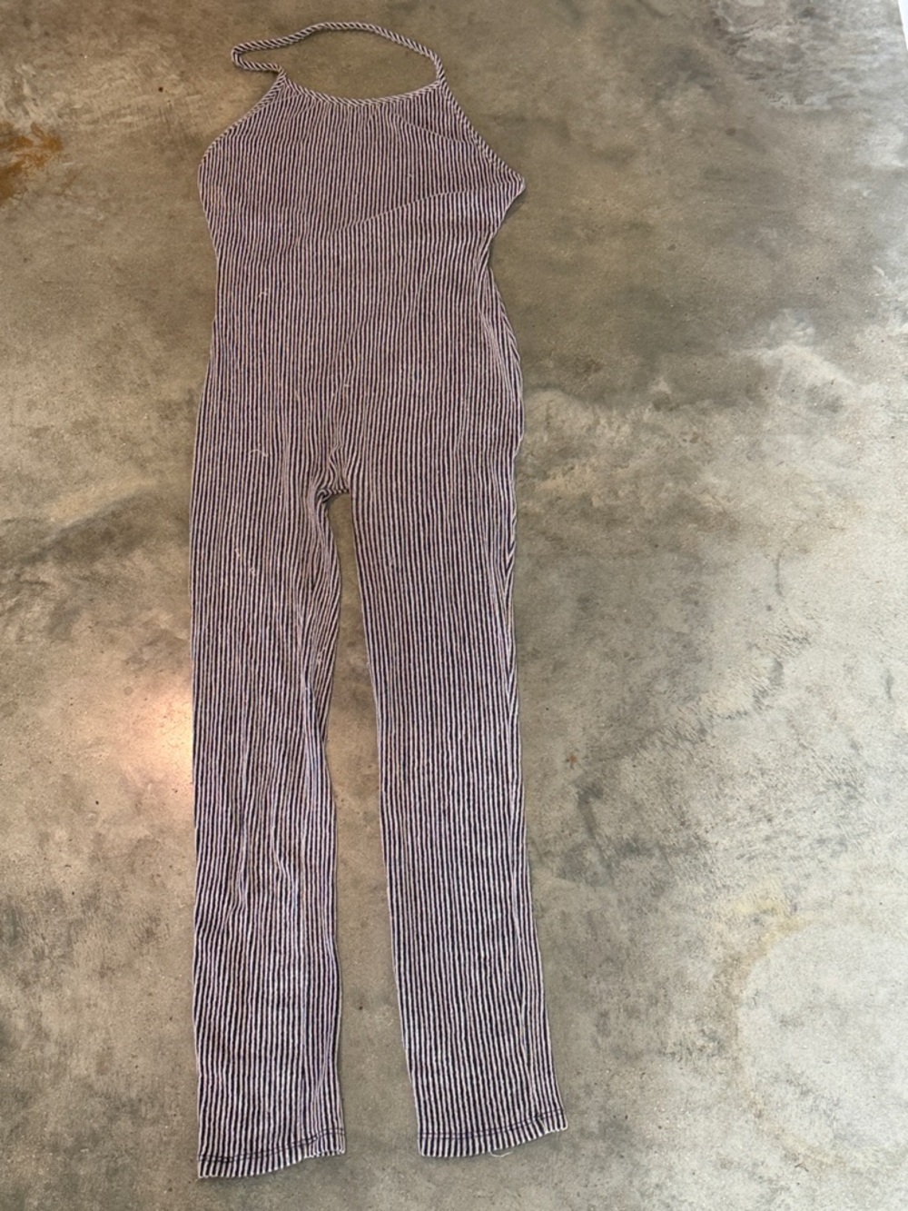 Ribbed halter Jumpsuit nude and black